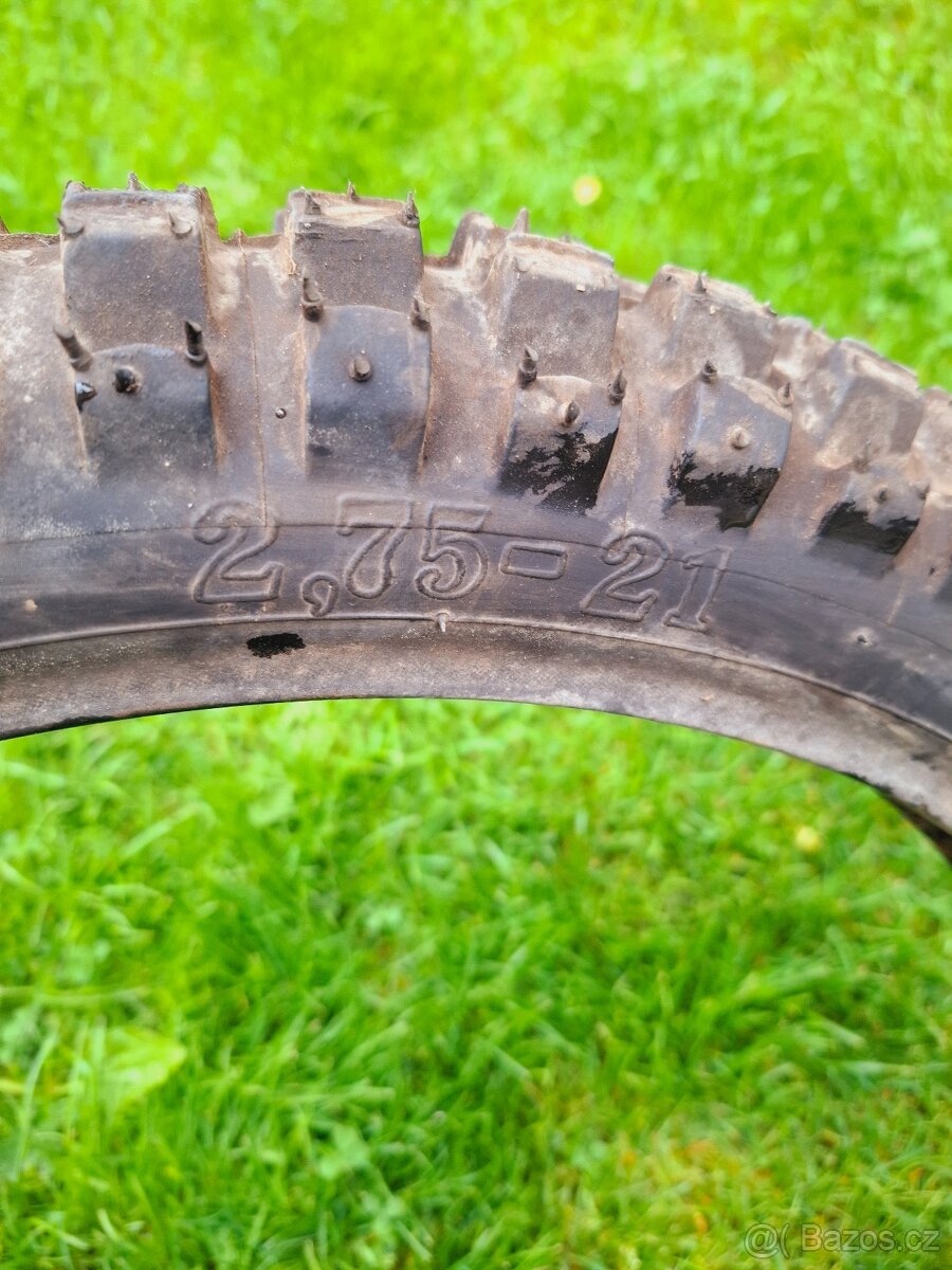 Motocrosove pneu