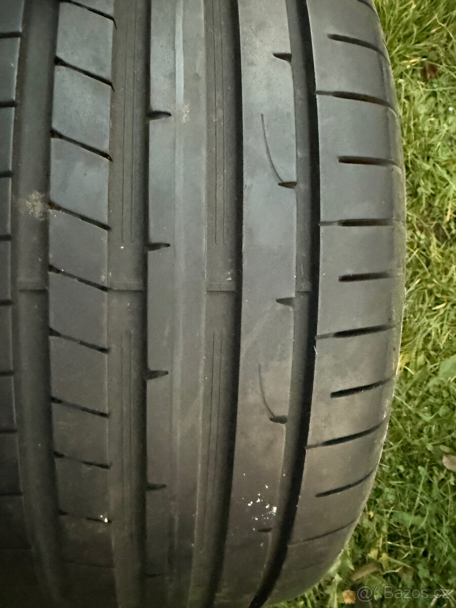 Prodam dve letni pneumatiky Dunlop 245/45 zr17 - 5
