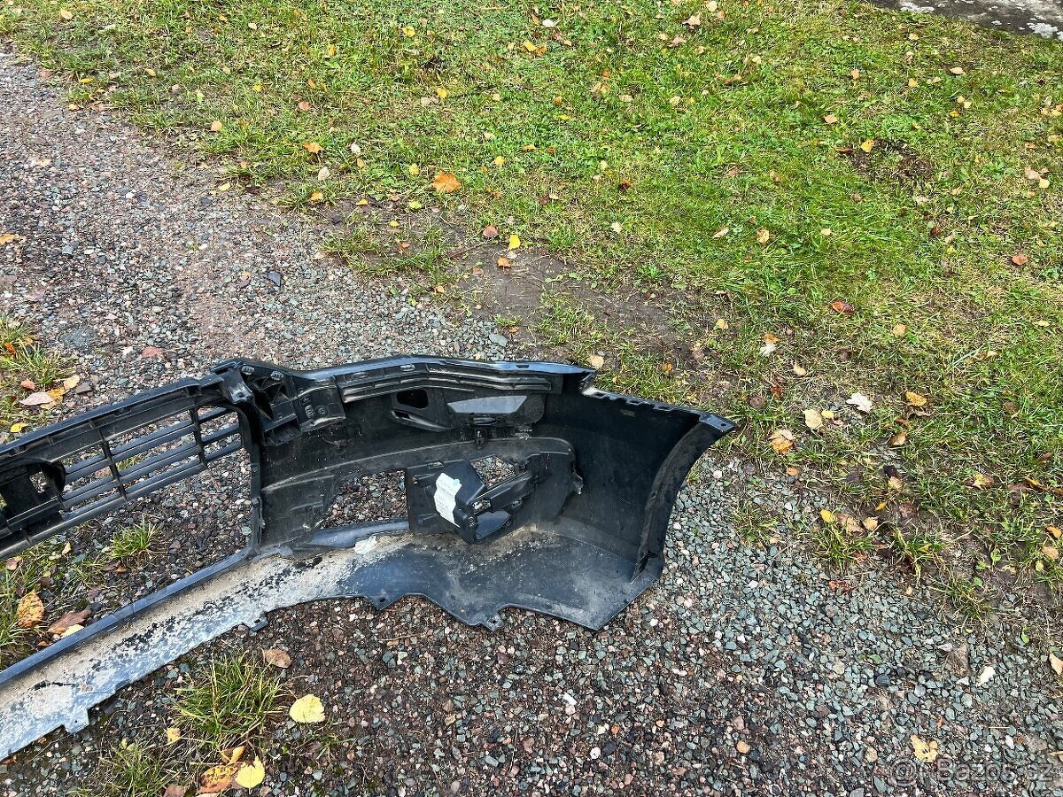 Prodám přední nárazník na Audi A6 C7 - 5