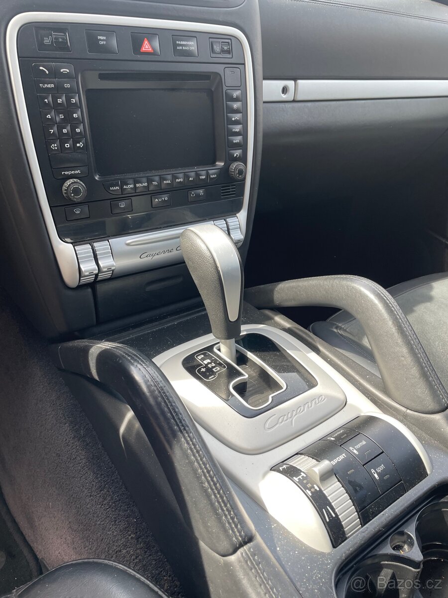 Porsche Cayenne GTS - 5