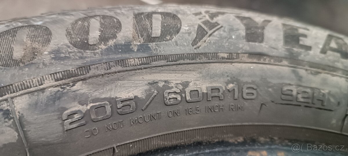 Pneu 205/60/16 Goodyear zimní - 5