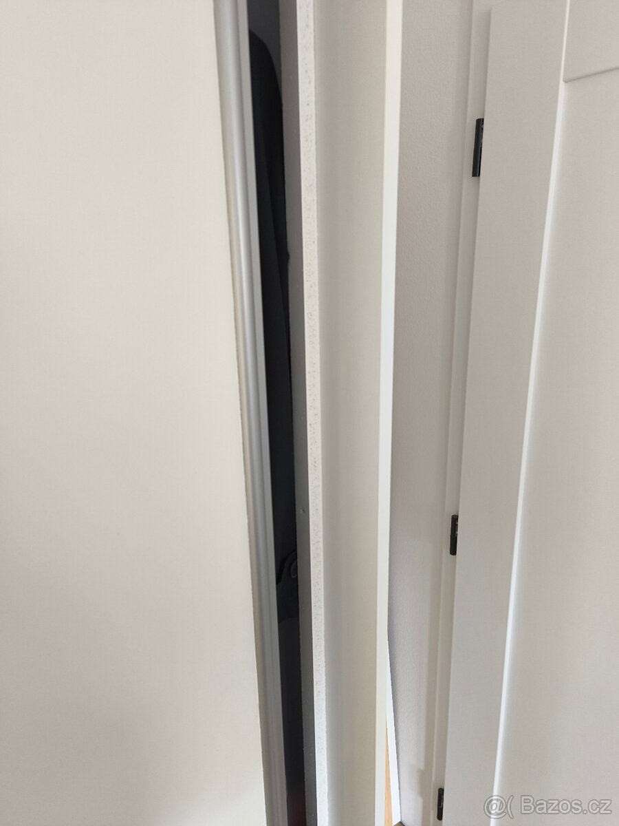 Prodám šatní skříň 250 cm - bílá - 5