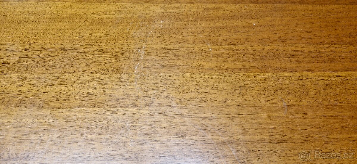 Masivní komoda a dva noční stolky - 5