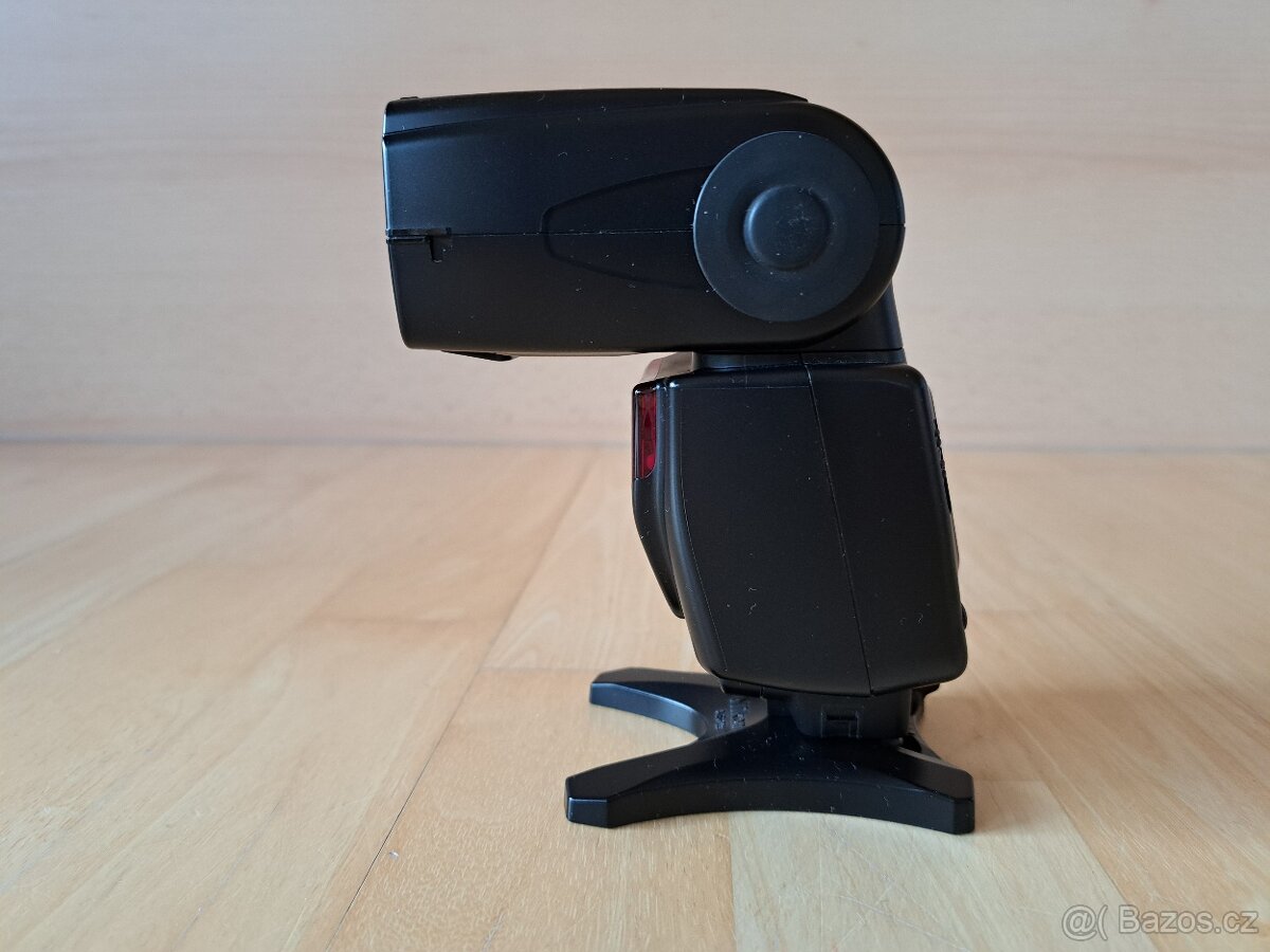 Nikon blesk SB-700 - 5