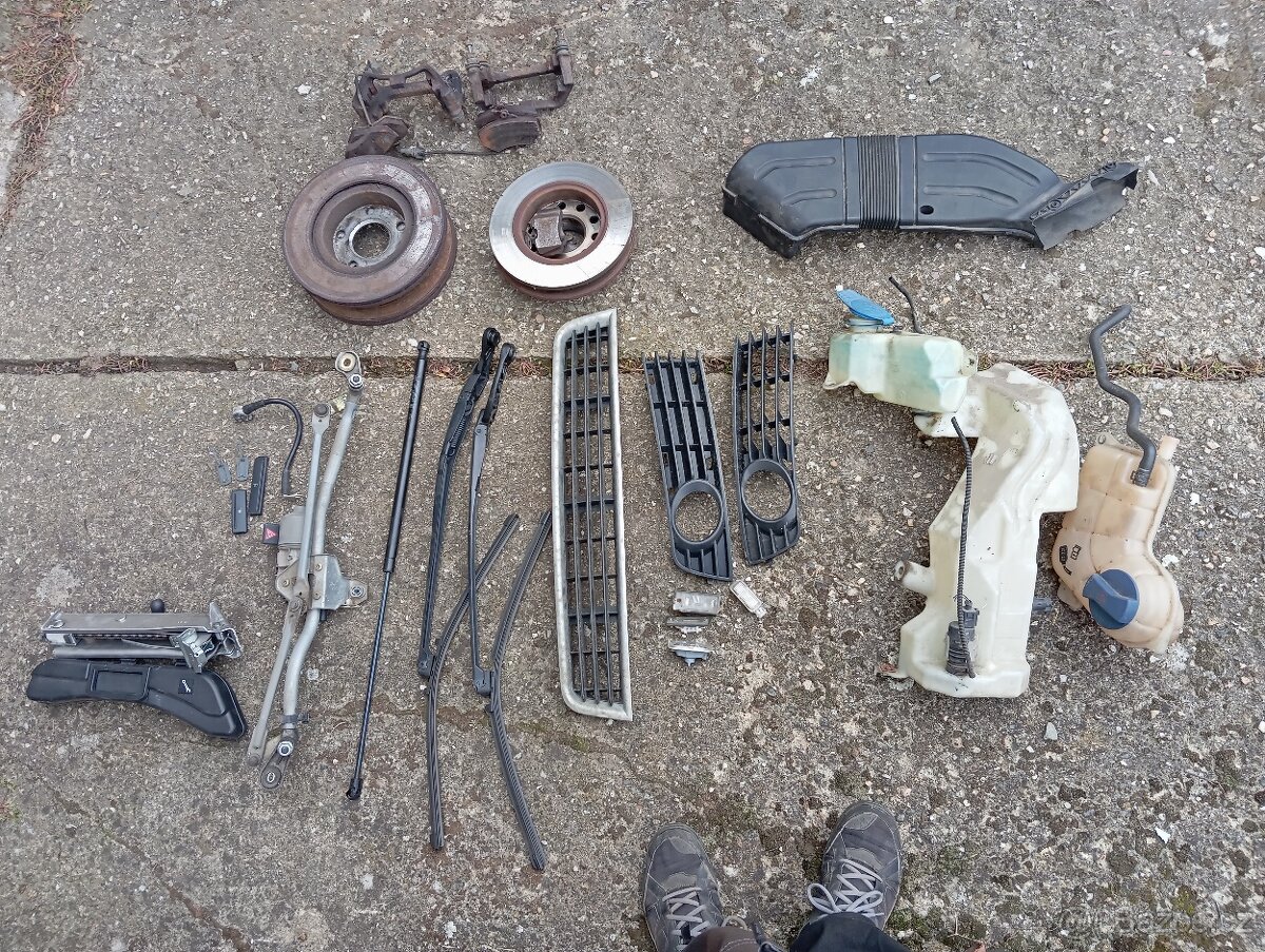 Audi A4 8E2B6 1.6 benzín - 5