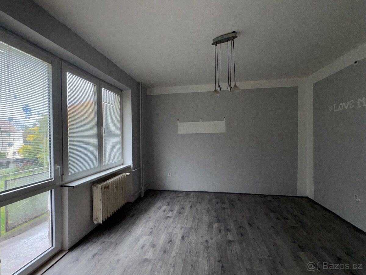 Pronajmu byt v Jirkově - 5