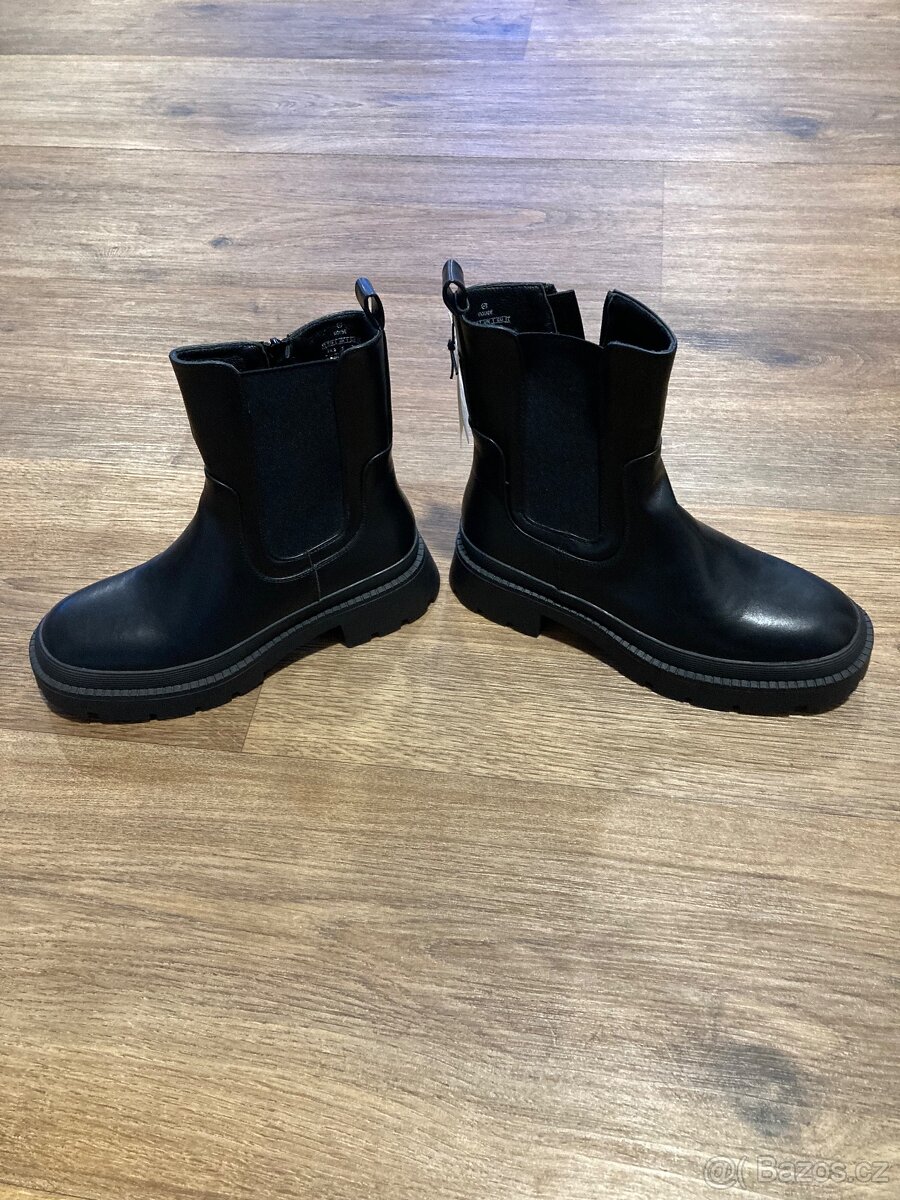 Boty Hause brand - 5