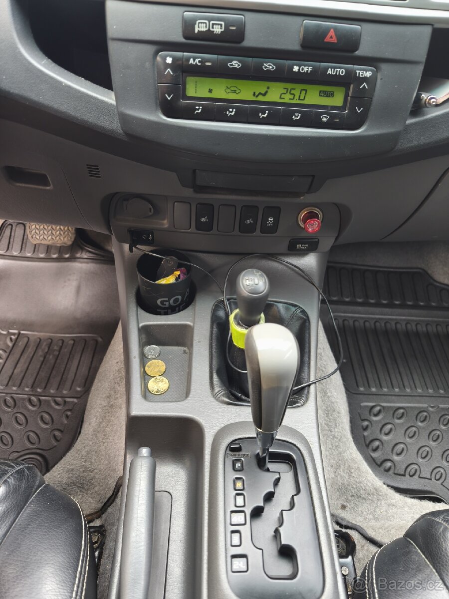 Prodám Toyota Hilux 3.0D-4D 4WD automat