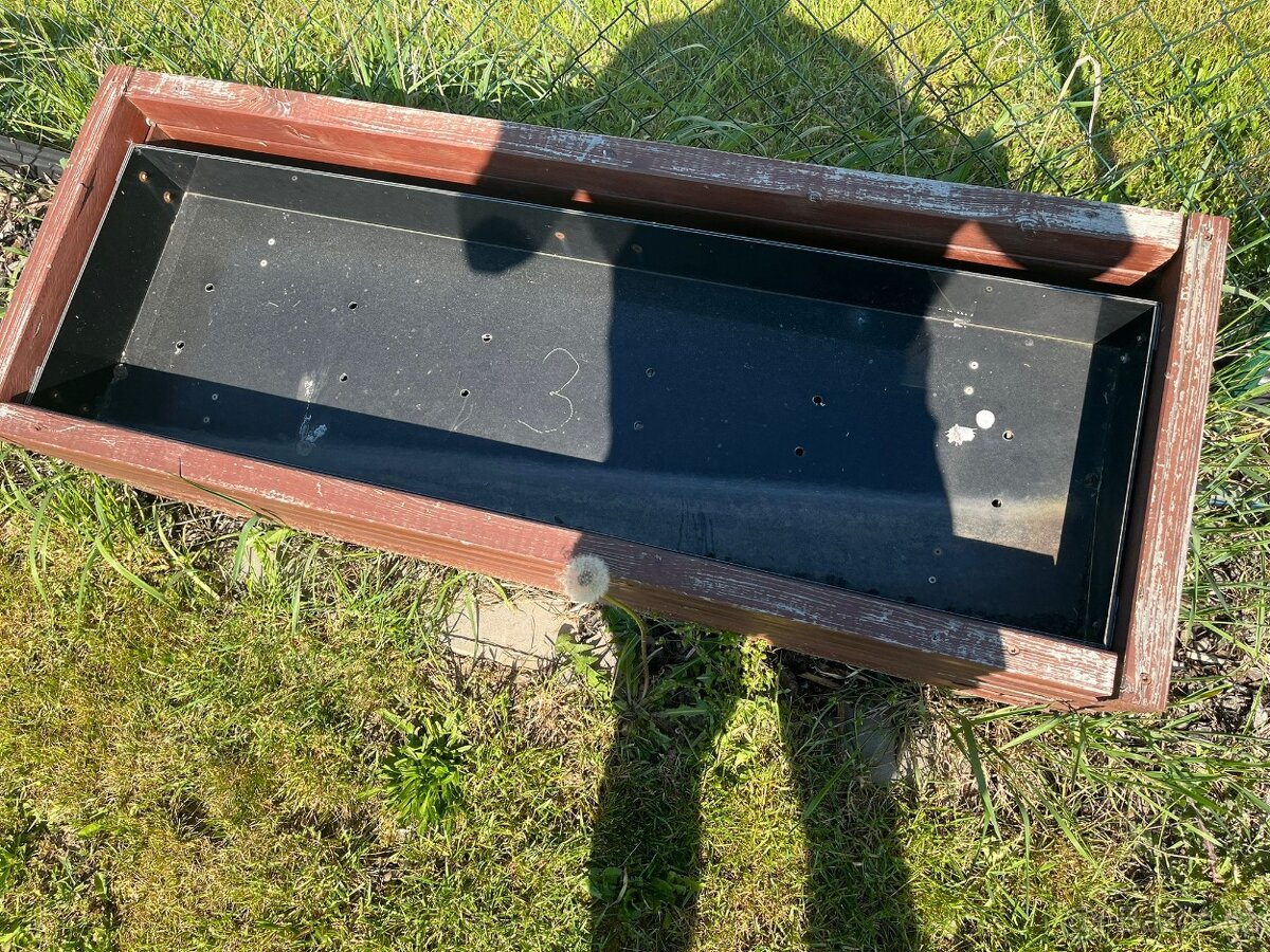 Truhlík dřevěný - 5