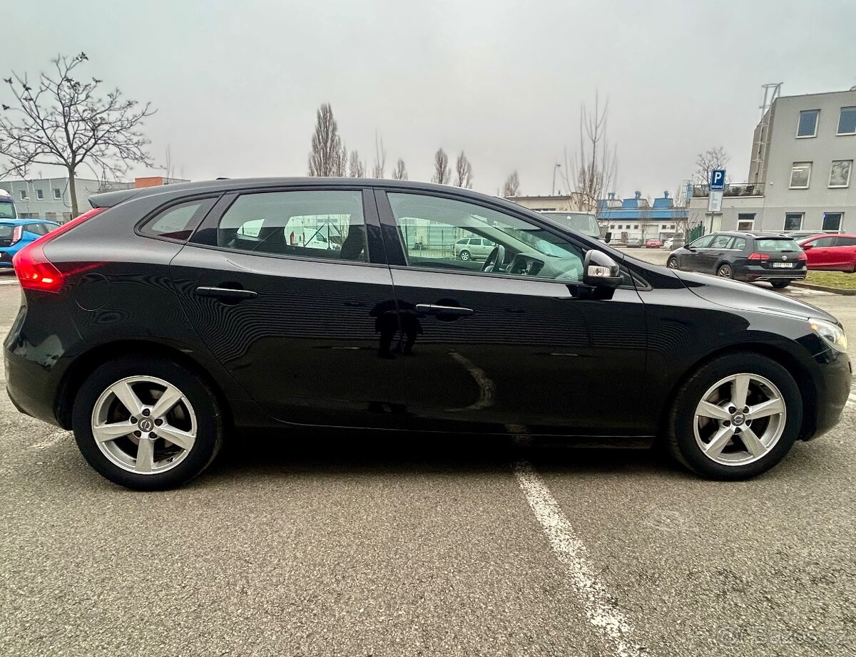 VOLVO V40 1.6T2 BENZIN-Bi XENON-COCKPIT-PDC-SERVISKA - 5