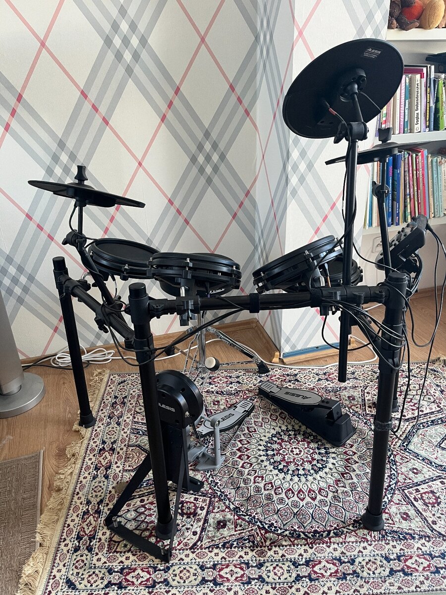 Alesis Nitro Mesh Kit - 5