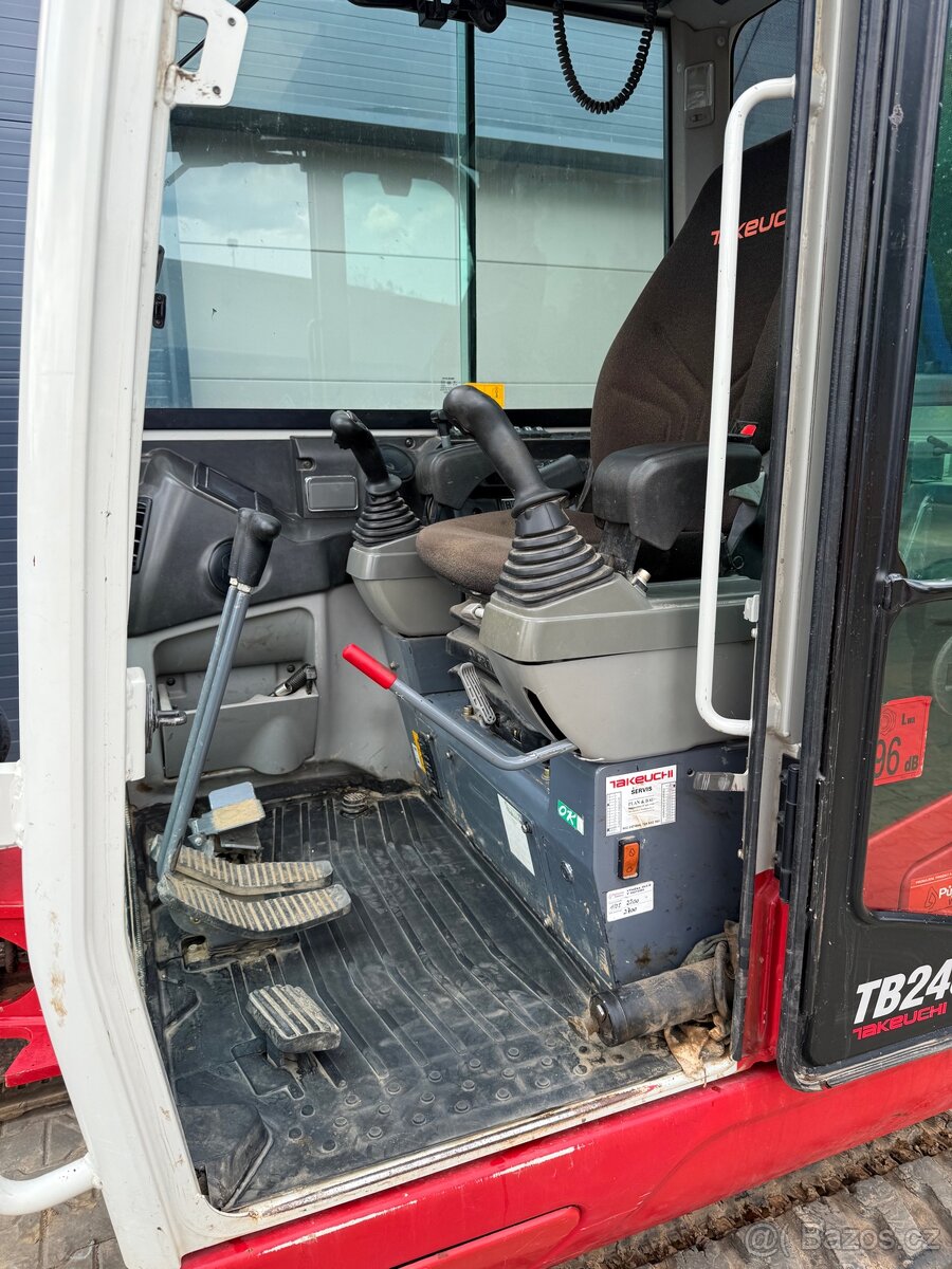 Pásové rypadlo Takeuchi TB 240 POWERTILT - 5