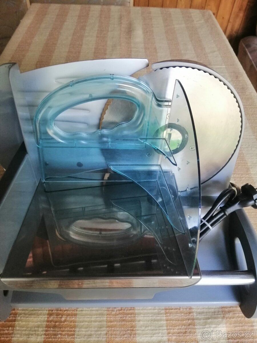 Kuchyňský elektrický kráječ - 5