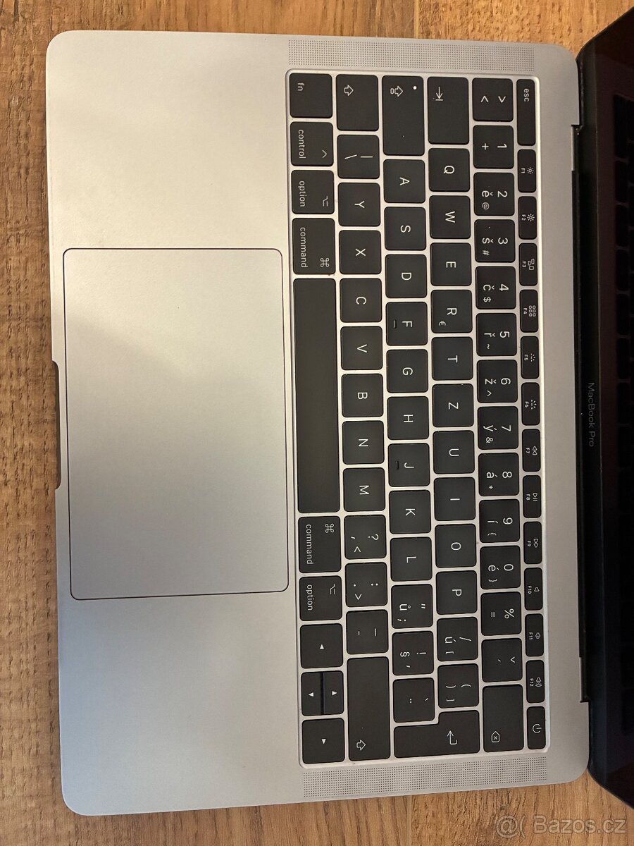 MacBook Pro (13palcový, 2017) - 5