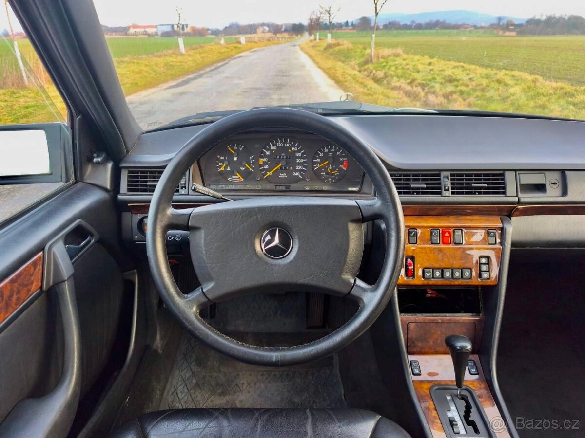 Mercedes W124 260e SLEVA - 5