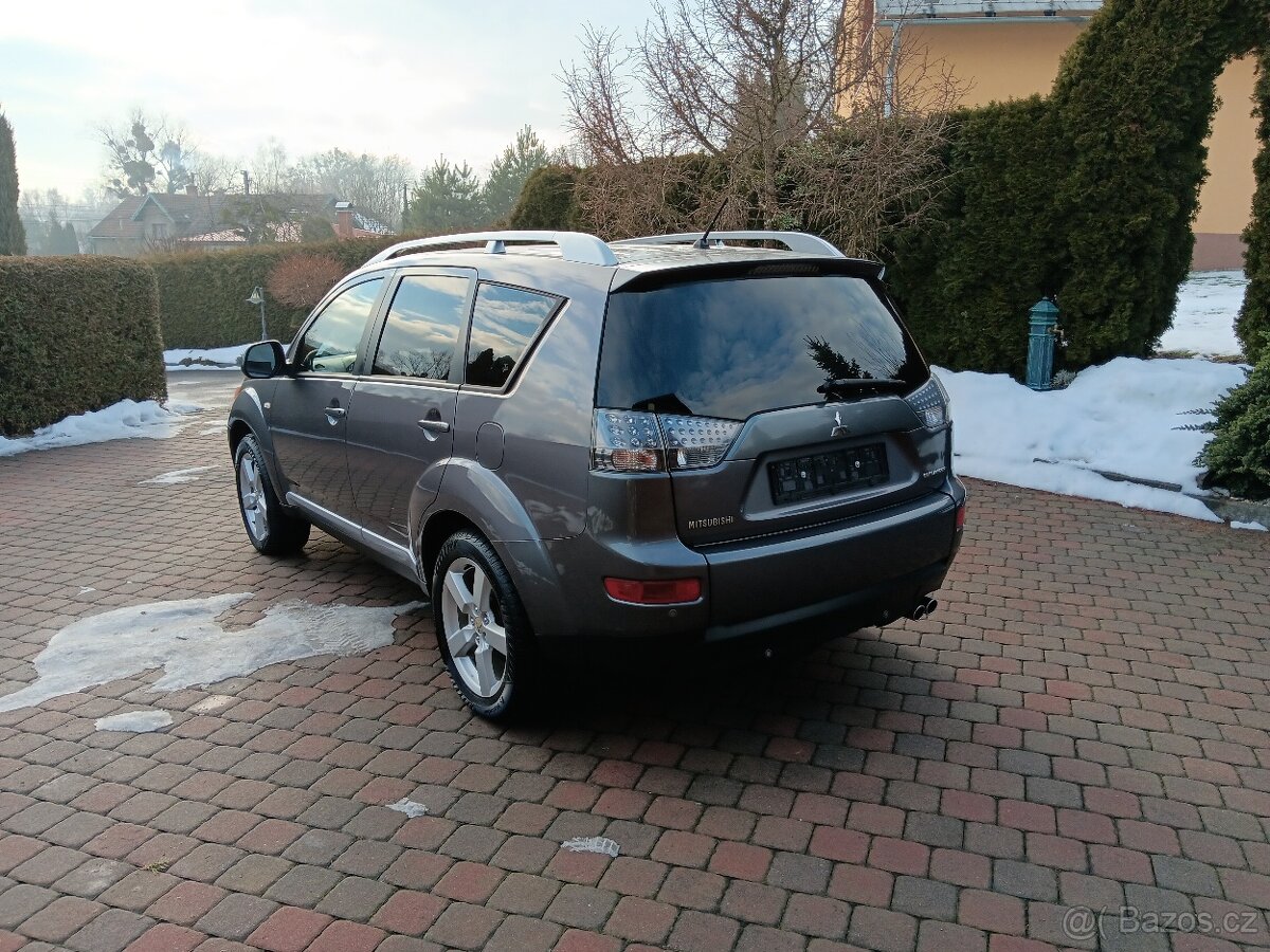 Mitsubishi Outlander, 2.2 DI-D 4x4 115Kw 7míst - 5