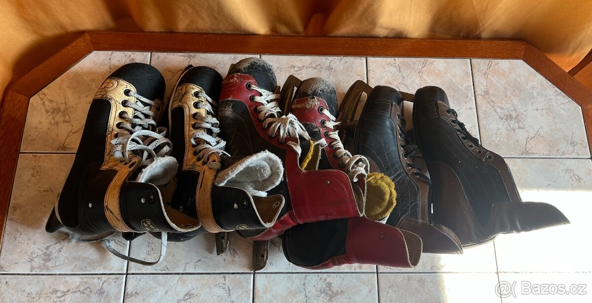 Retro brusle, Hokejky, Puky - 5