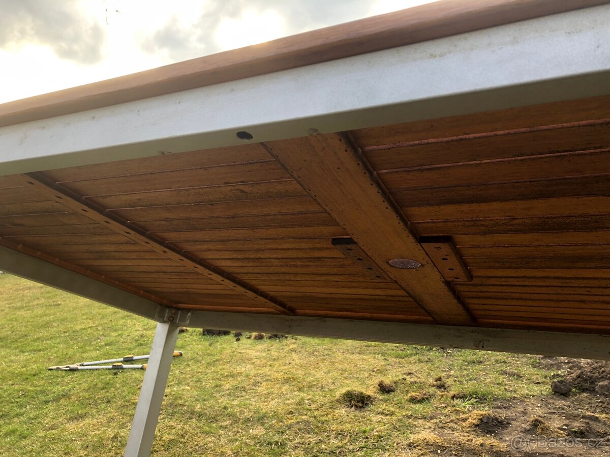 Dřevěný zahradní stůl - 5