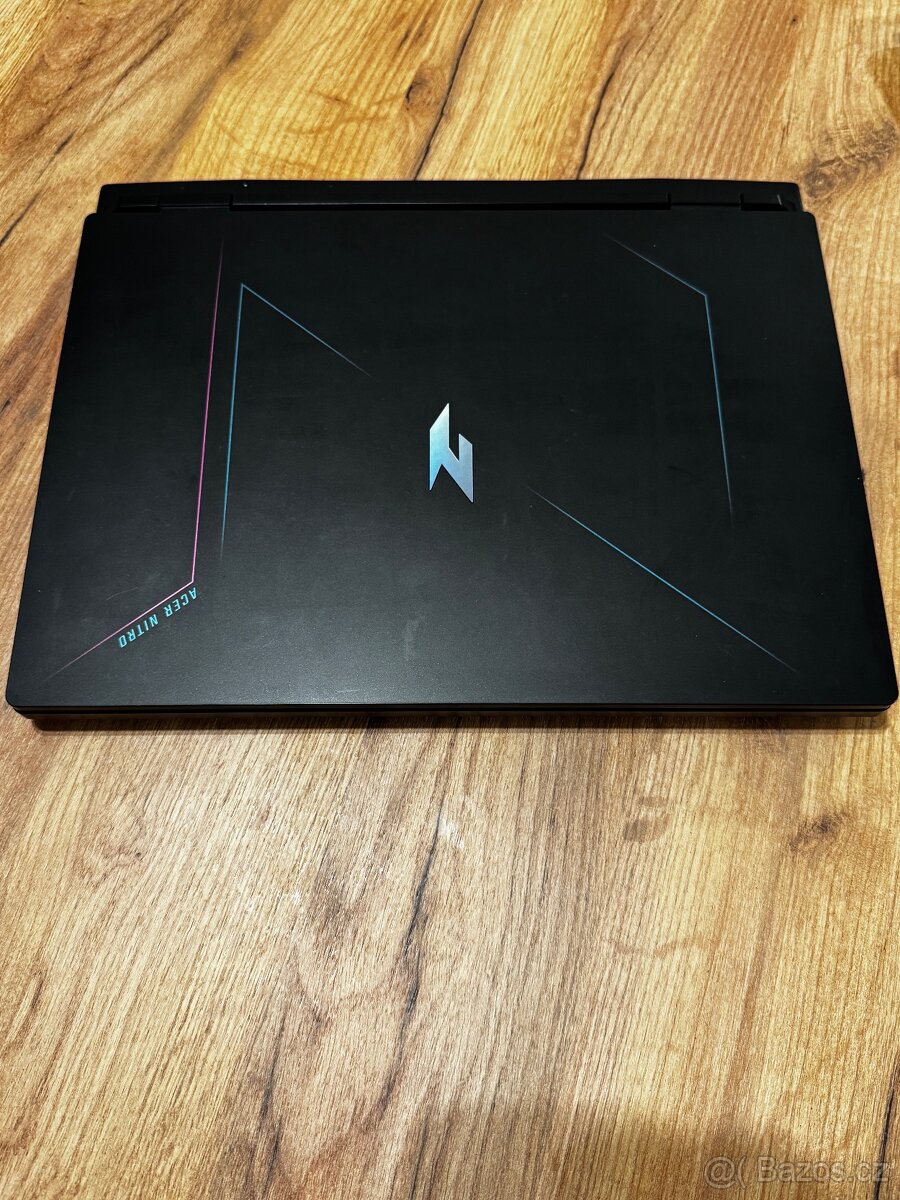 Acer Nitro 16 - RTX 4050, 16 GB RAM DDR5 - 5