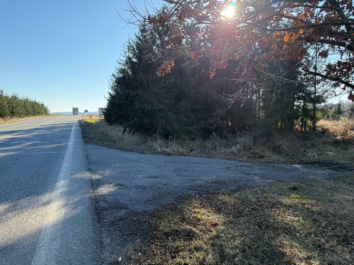 PARKOVIŠTĚproKARAVANING 300metrů od D1 EXIT119 VelkýBeranov - 5