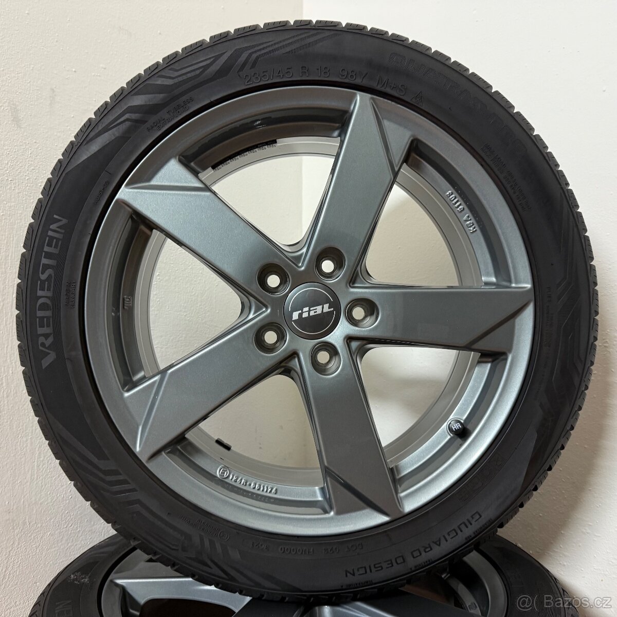 TOYOTA/KIA 5x114,3 R18 ET55+CELOROČNÍ 235/45R18 7m - 5