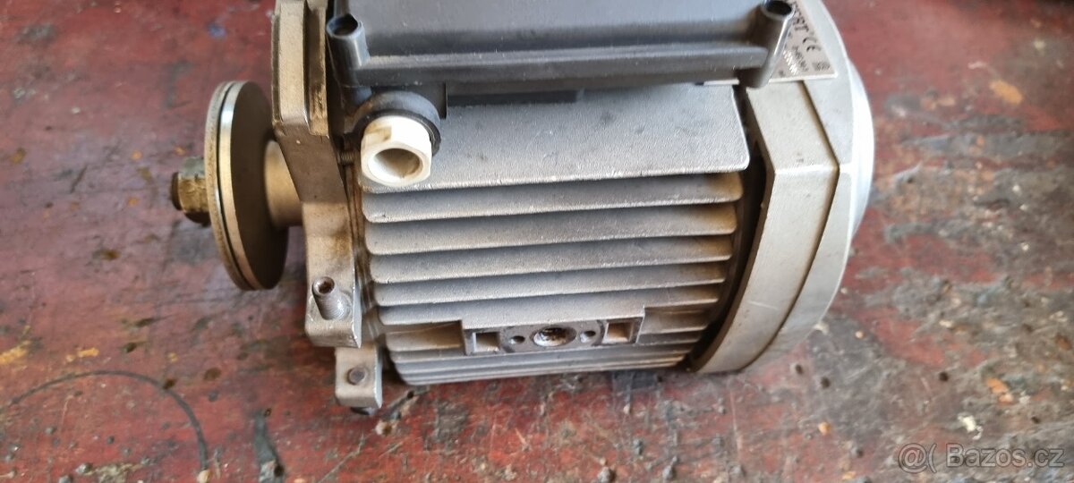 Motor na malou cirkulárku 1,5 KW 400 V ,s brzdou. - 5