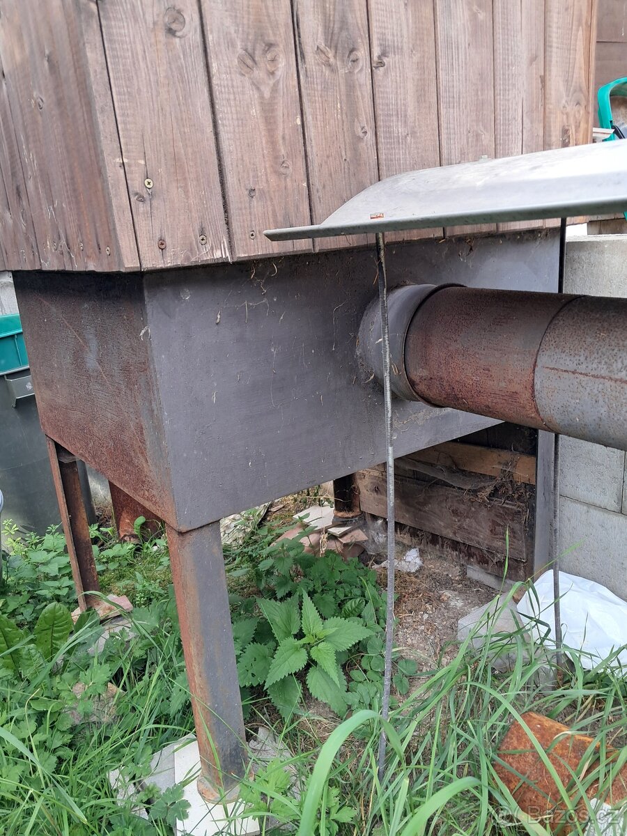 Prodám dřevěnou udírnu - 5