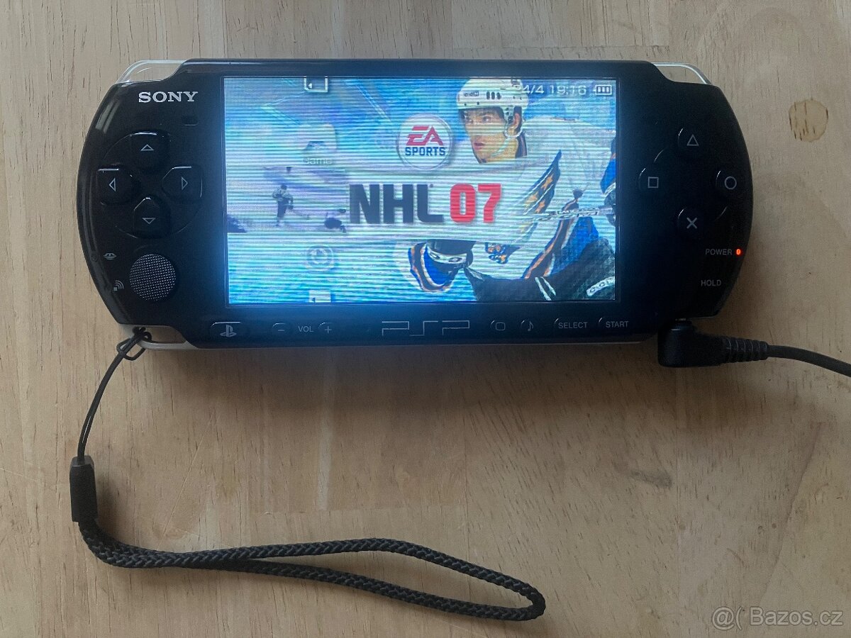 PSP 3000 s příslušenstvím - 5