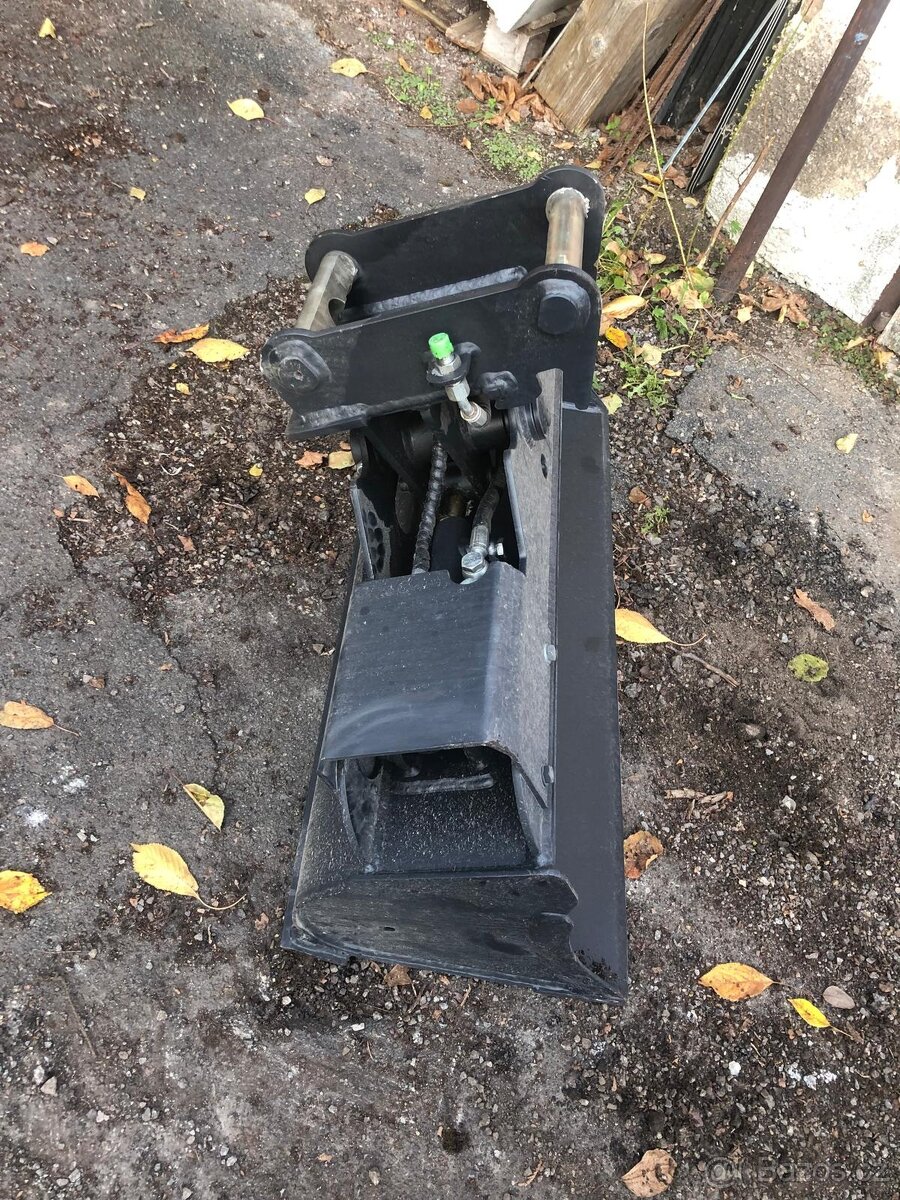 Prodám svahovou naklápěcí lžíci MS 01 - 5