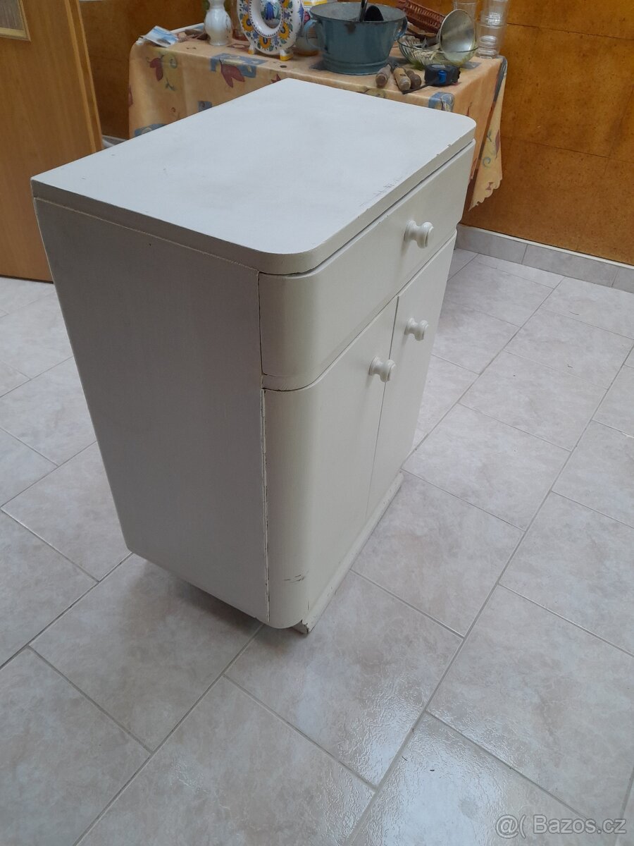 Retro skříňka - 5