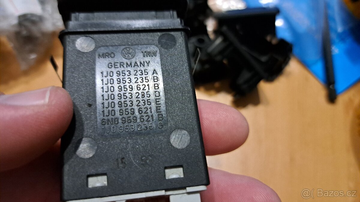 Spínače, ovladače, záslepky, blikače pro Golf IV, Bora - 5