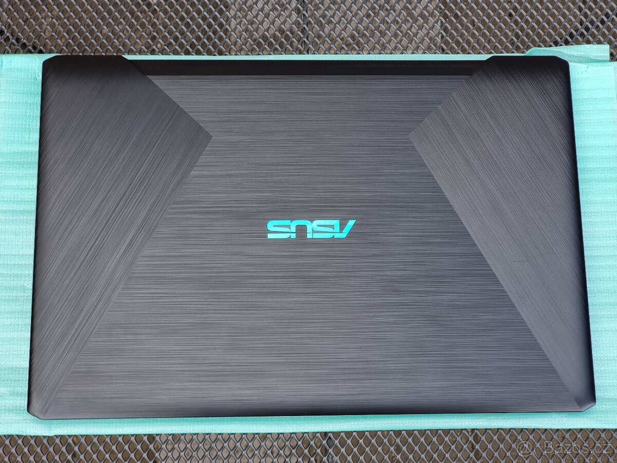 Herní notebook Asus M570D - jako nový, nevyužitý - 5