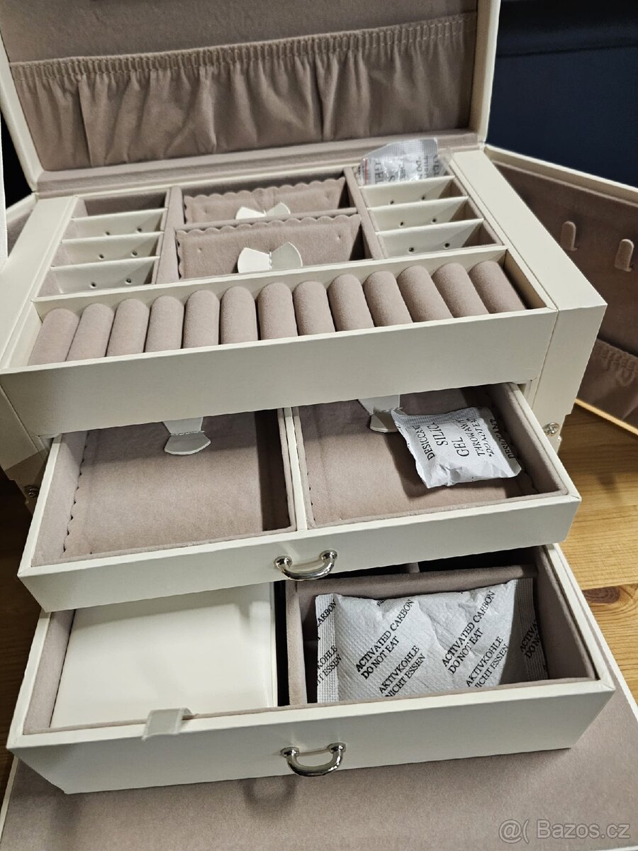 NOVÁ ŠPERKOVNICE - 5