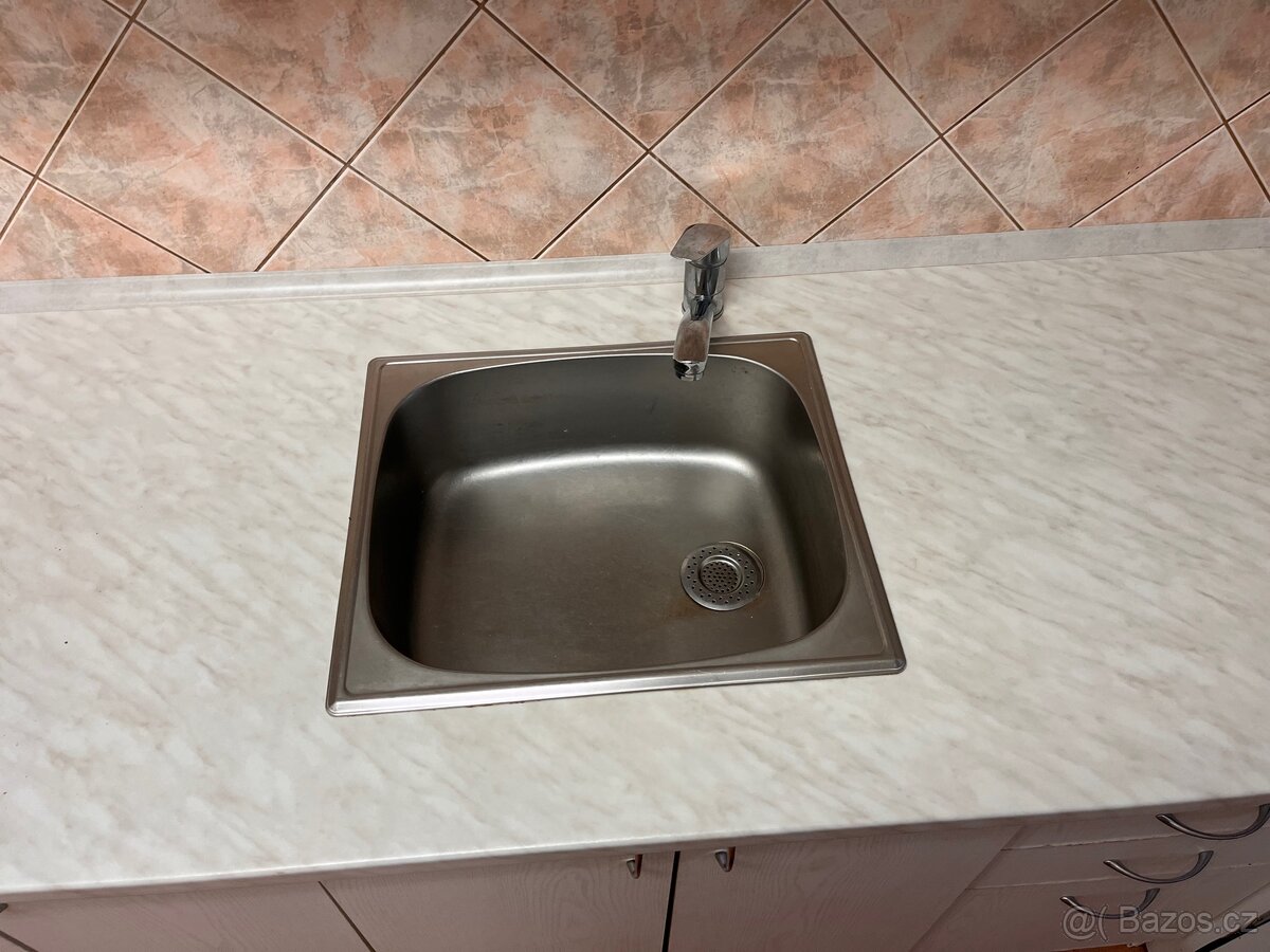 ZDARMA ZA ODVOZ KUCHYNĚ, DVĚRE, NÁBYTEK, SPOTŘEBIČE, SKŘÍNĚ - 5