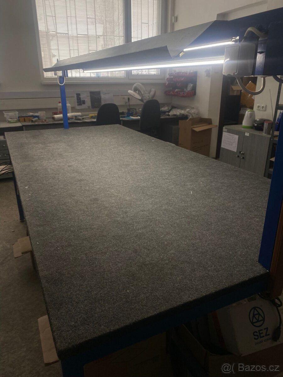 PRACOVNÍ STŮL s LED osvětlením - OSOBNÍ ODBĚR nebo dle domlu - 5