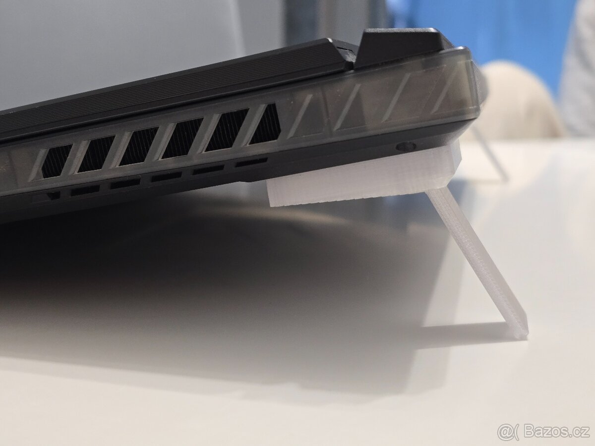 ROG Strix Scar 18 (2023) i9-13980hx / rtx4090 / 32gb ram - 5