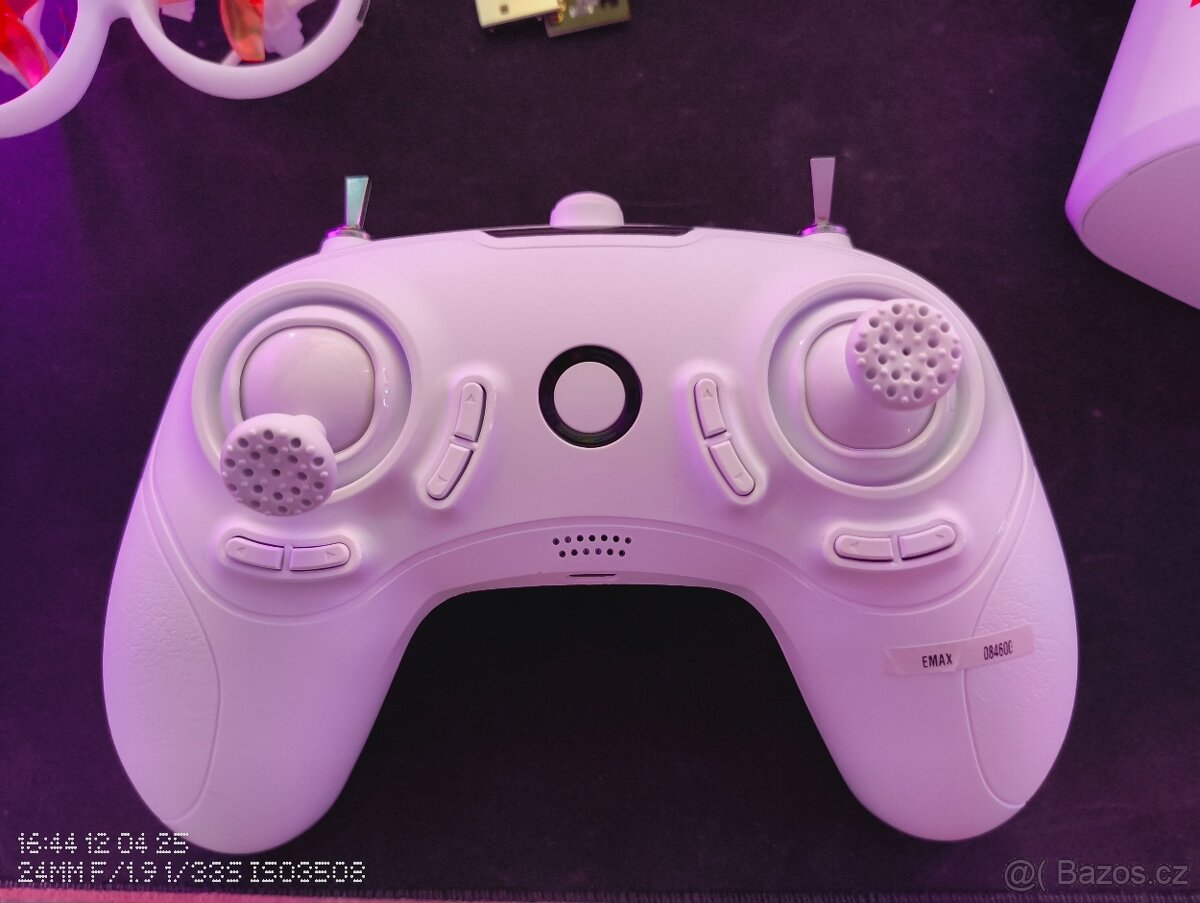 EMax EZ Pilot - začátečnický FPV dron - 5