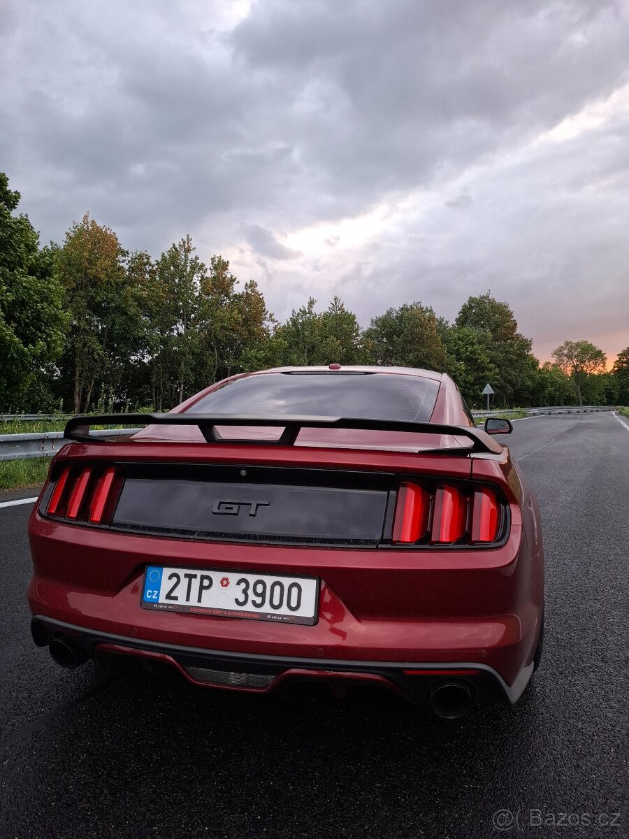 Ford Mustang GT sleva - 5