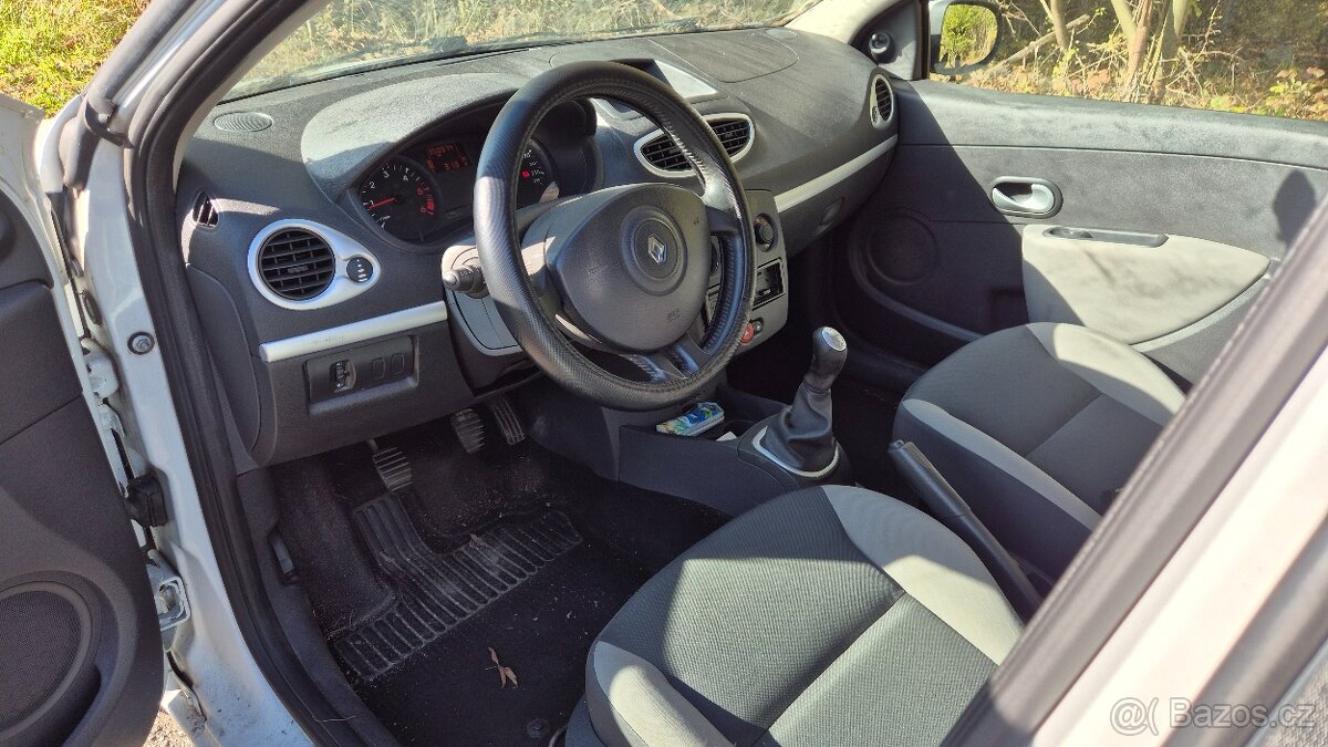 Renault Clio III 1.5dci HAVAROVANÉ - 5