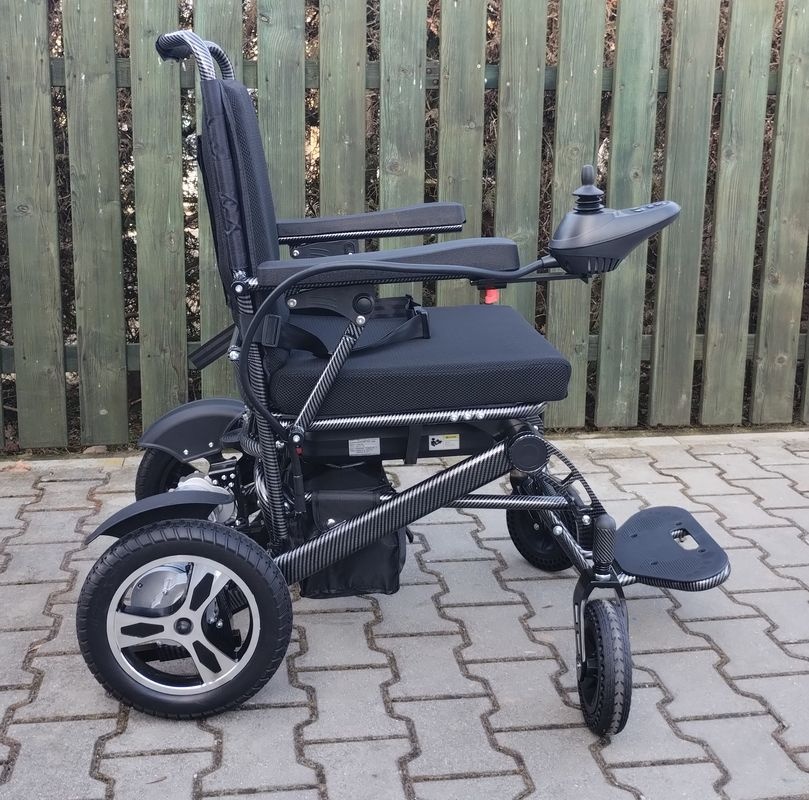 Skládací elektrický invalidní vozík. - 5