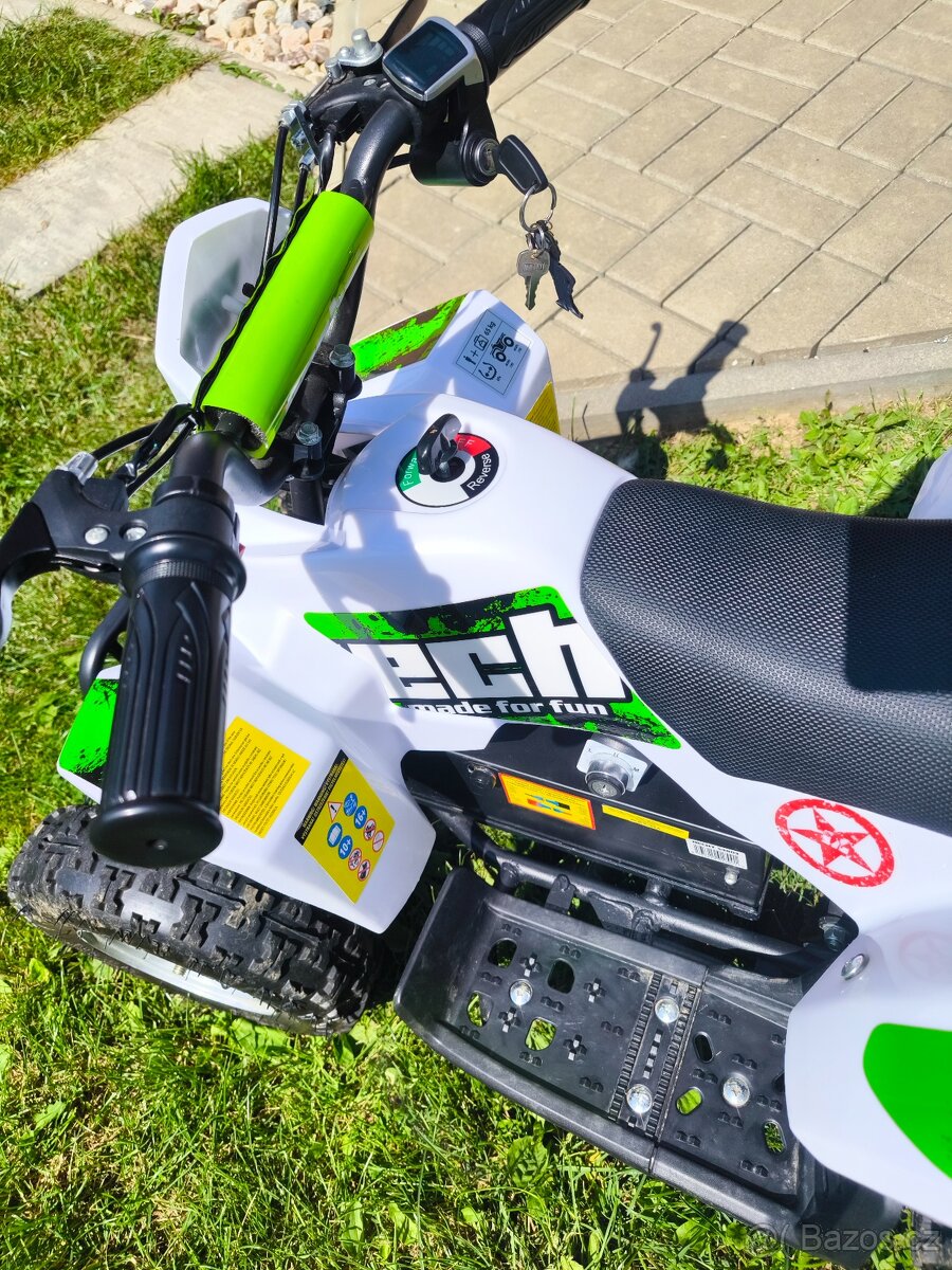 Akumulátorová čtyřkolka HECHT 54803 jako nová