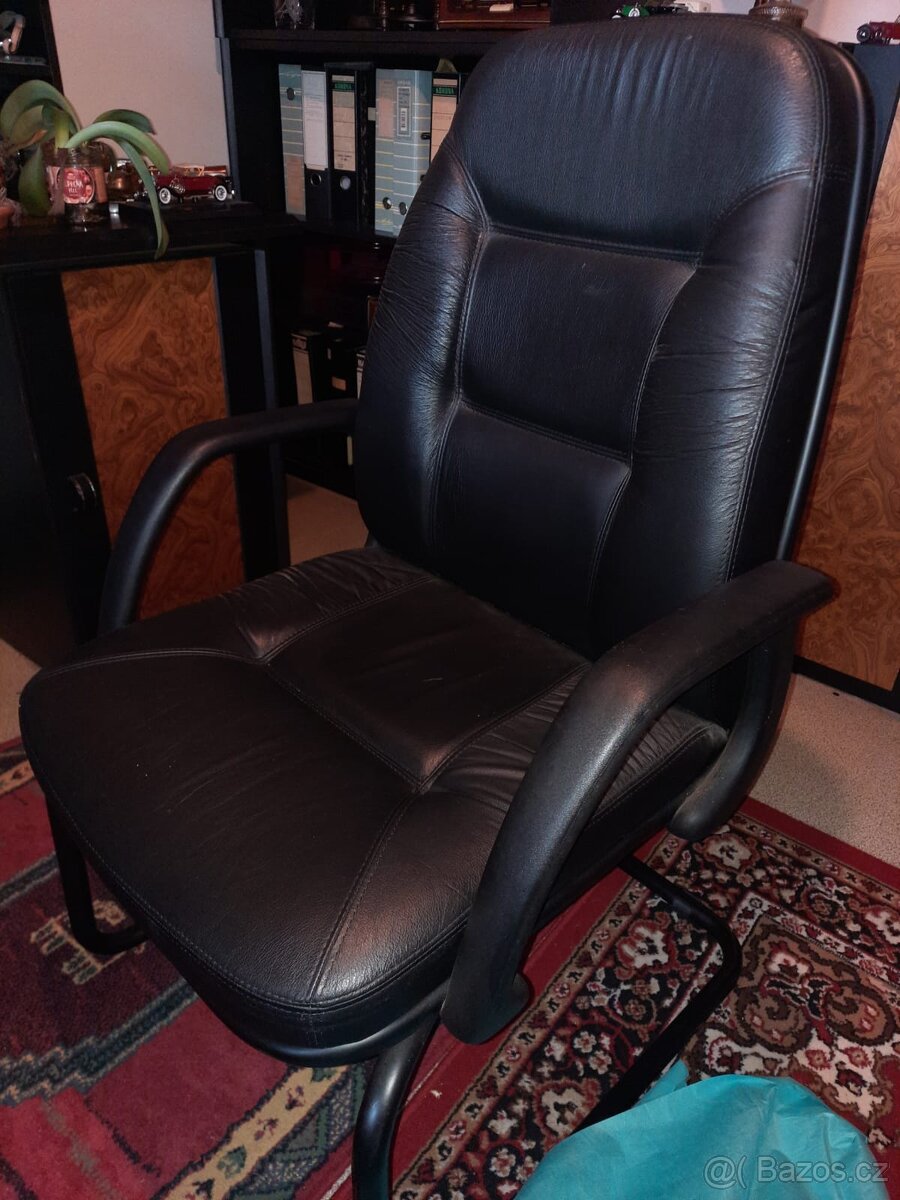 Kancelářský nábytek - 5