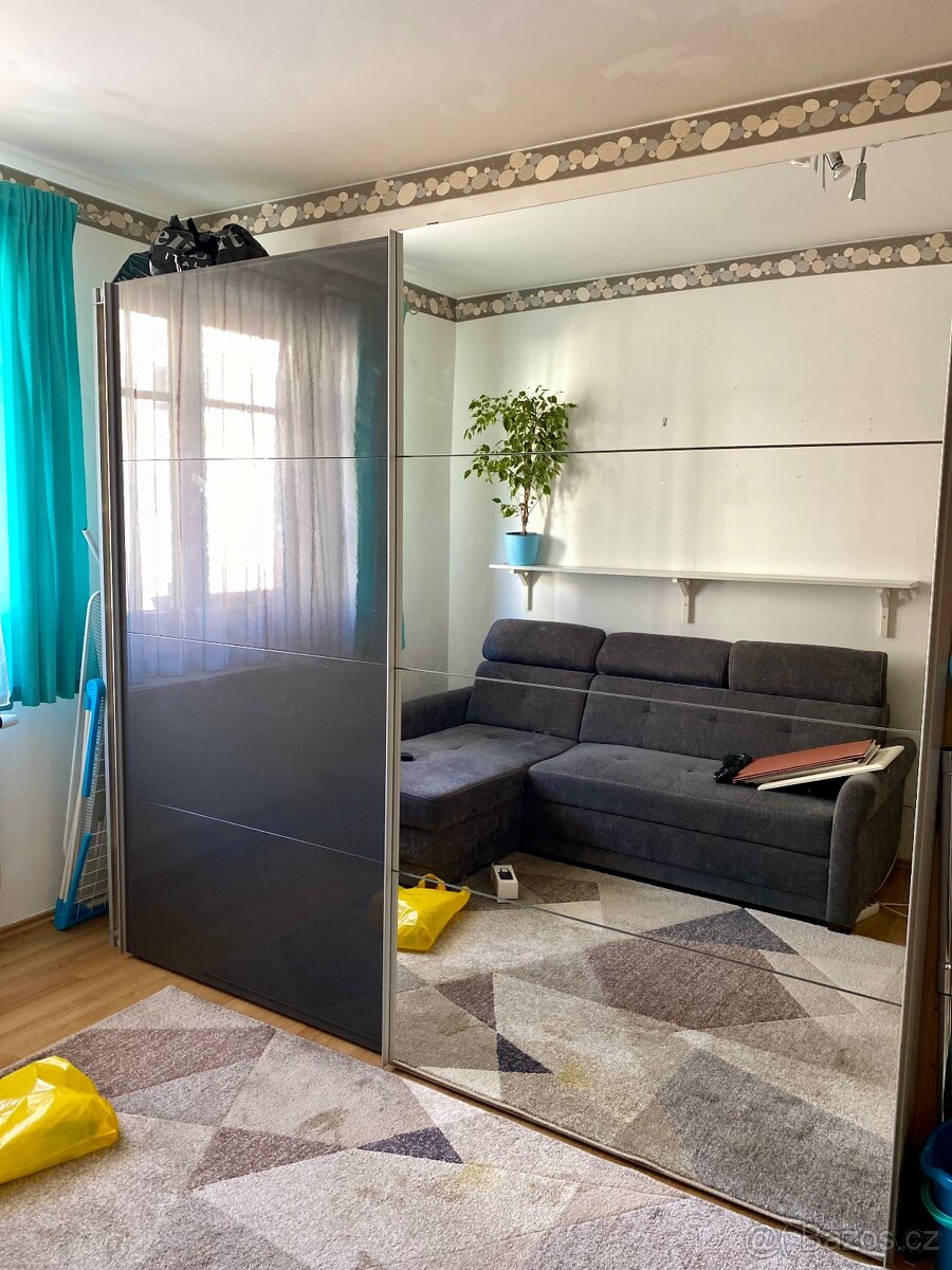 Šatní skříň - 5