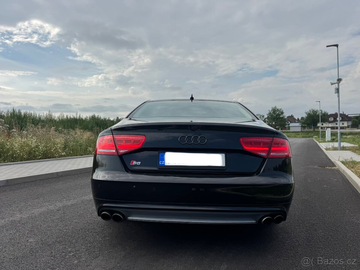 Prodám Audi A8 4.2 FSI – look S8 - 5