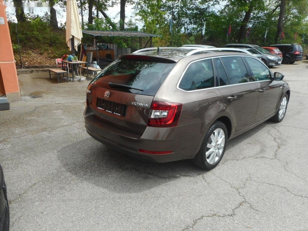 Škoda Octavia,2,0 TDi Laurin&Klement - 5
