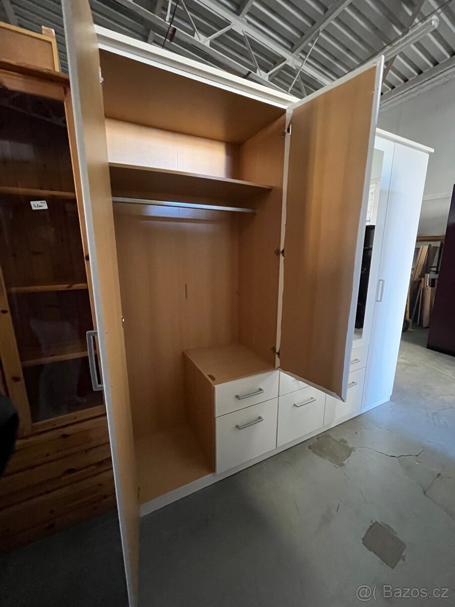 Skříň - 5