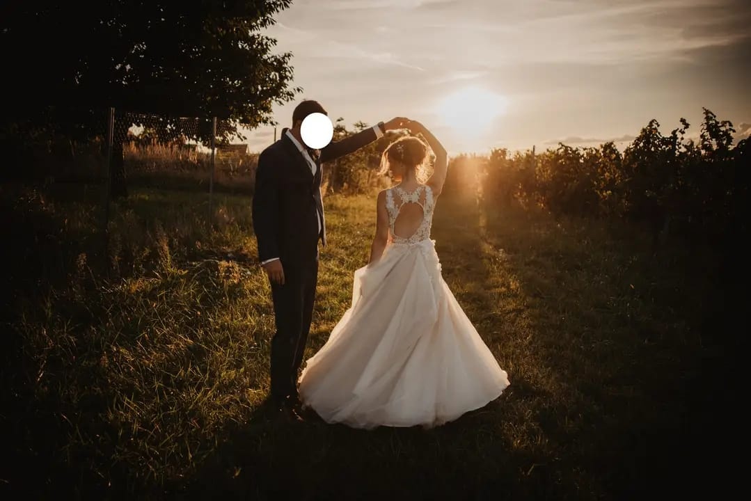 Prodám svatební šaty značky Eva Lendel. - 5