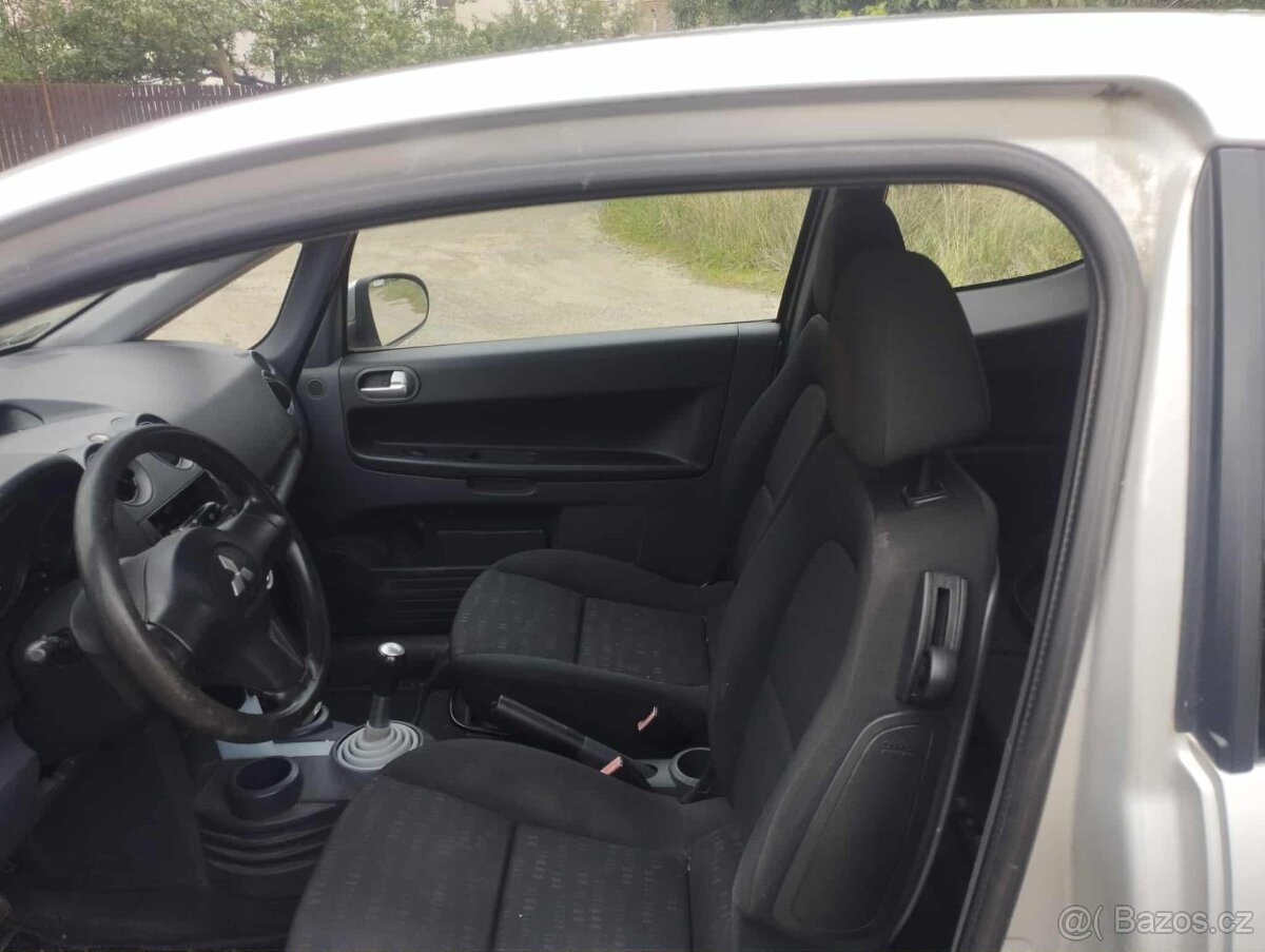 mitsubishi colt 1.3 - 5