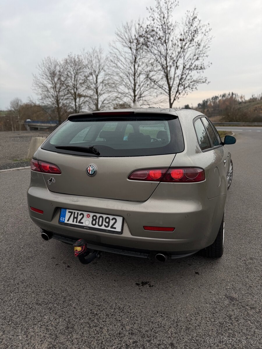 Alfa Romeo 159 Sportwagon 2.4 JTDM, 2007, 238 000 km, manuál - 5