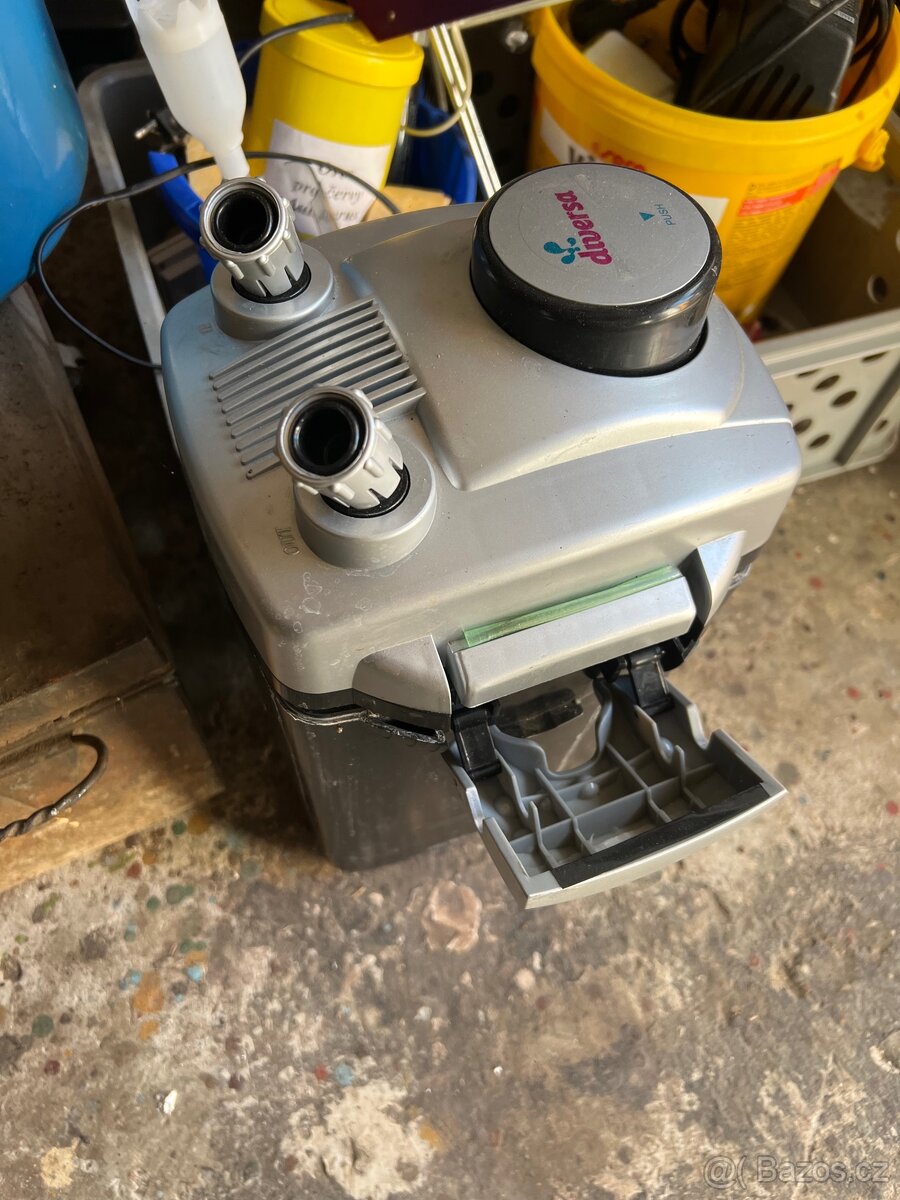 Velky akvariji set police prodana Vse ostatni zatim je - 5